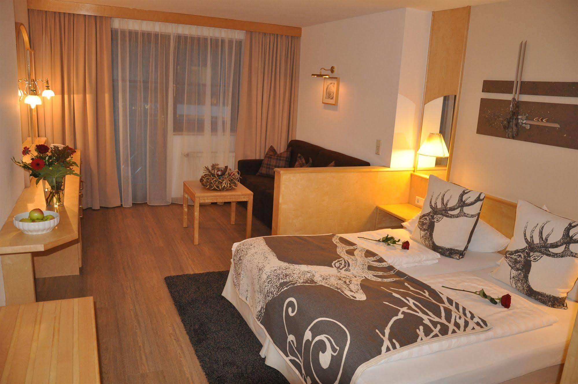 Hotel Central Seefeld in Tirol Dış mekan fotoğraf